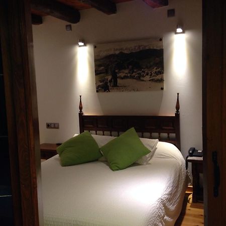 Hotel Can Borrell Meranges Room photo